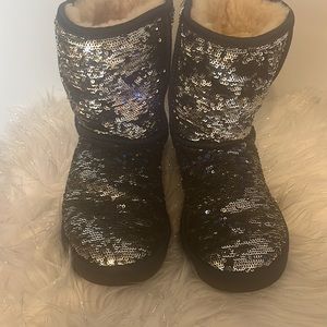 UGG Womens Blue Sequin classic short boots size 5